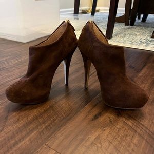 Vince Camuto brown suede booties